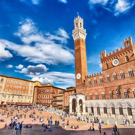 Country With Netflix And Swimming Pool 볼테라