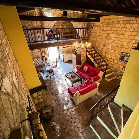 Country With Netflix And Swimming Pool